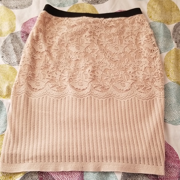 H&M Skirt - Picture 2 of 5